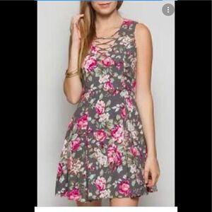 She + Sky Floral Criss Cross Shift Dress Small NWT Boho